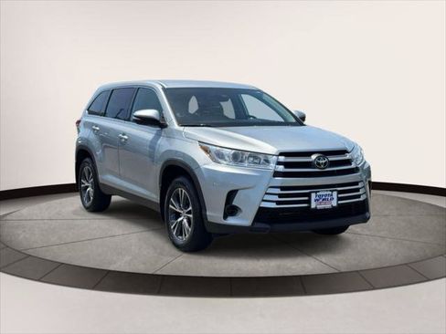 Certified 2019 Toyota Highlander LE AWD/4WD image 1