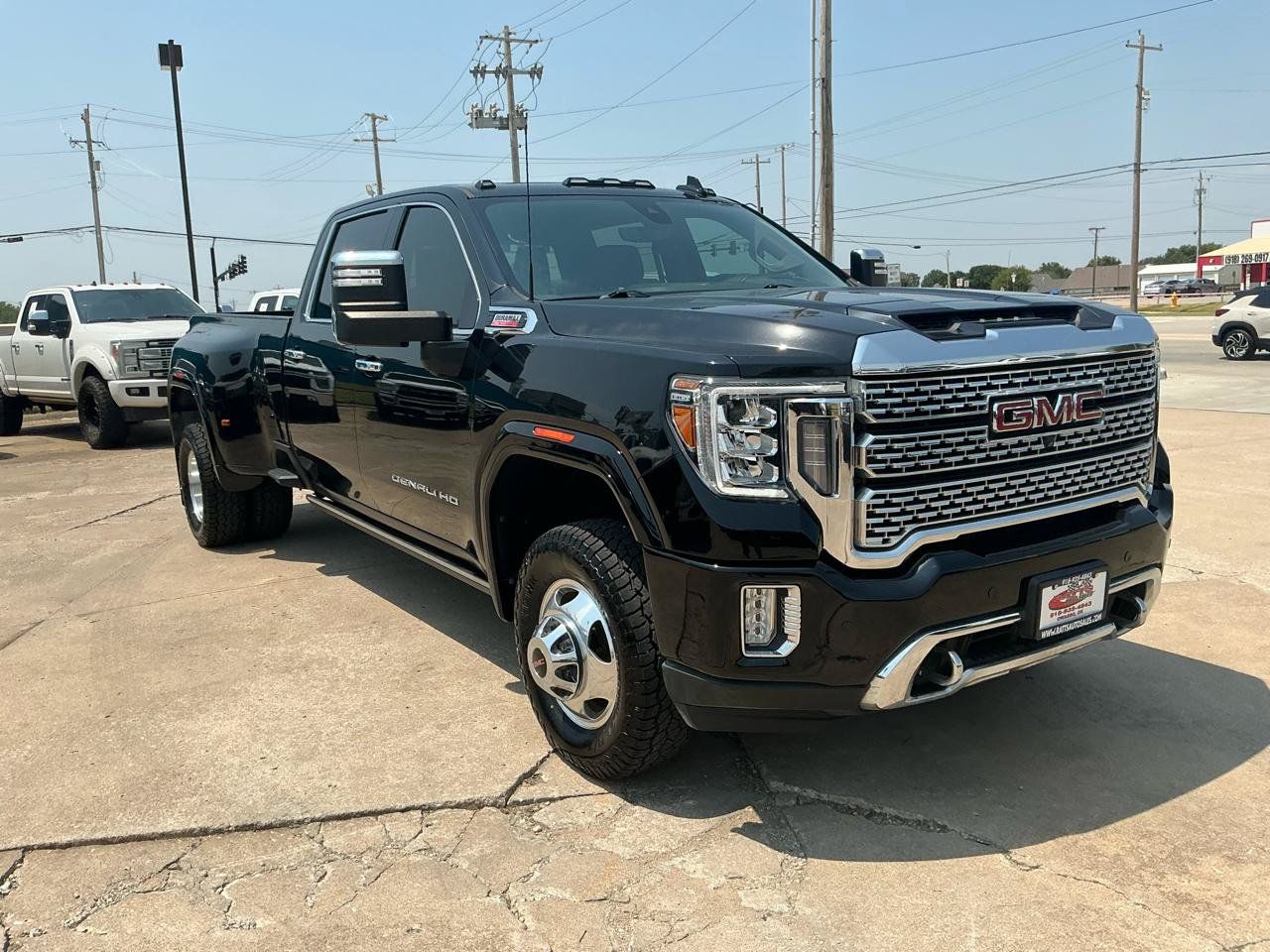 Used 2021 GMC Sierra 3500 Denali w/ Denali Ultimate Package AWD/4WD image 4