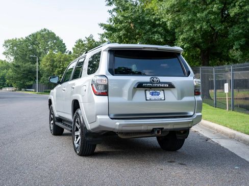 Used 2020 Toyota 4Runner TRD Off-Road AWD/4WD image 7