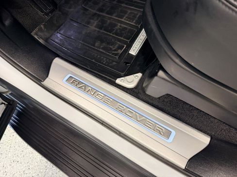Used 2019 Land Rover Range Rover HSE AWD/4WD image 17