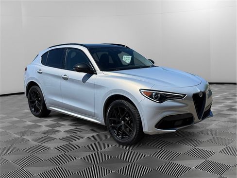 Used 2020 Alfa Romeo Stelvio Sport w/ Quick Order Package 22J Sport AWD/4WD image 7