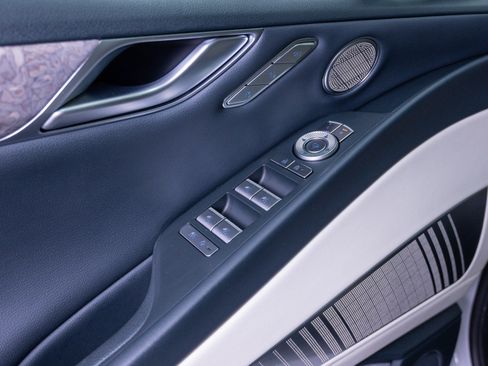 Used 2024 Genesis G80 AWD/4WD image 17