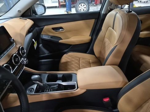 New 2025 Nissan Sentra SV w/ SV Premium Package image 18