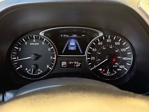 Used 2014 Nissan Pathfinder Platinum w/ Cargo Package image 40