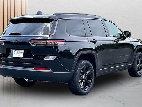 New 2026 Jeep Grand Cherokee L Limited w/ Limited Altitude Package AWD/4WD image 9