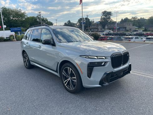 Used 2025 BMW X7 M60i AWD/4WD image 7