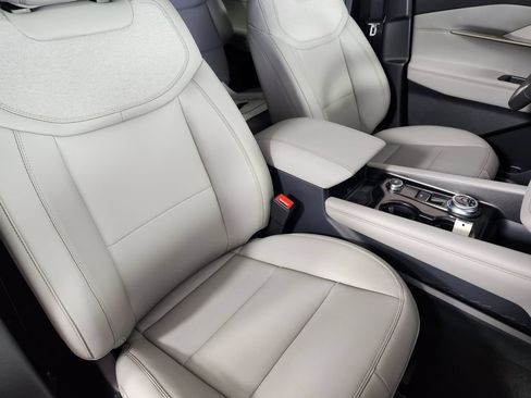 New 2026 Ford Explorer Active w/ Active Comfort Package AWD/4WD image 10