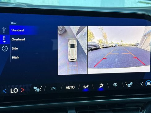 Used 2025 Chevrolet Equinox EV RS FWD image 28