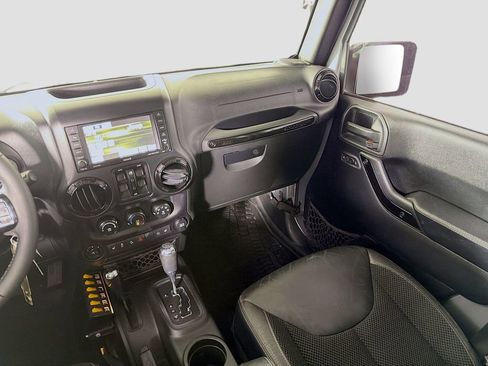 Used 2017 Jeep Wrangler Unlimited Sahara AWD/4WD image 23
