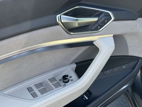 Used 2024 Audi Q8 e-tron Prestige w/ Prestige Package image 14