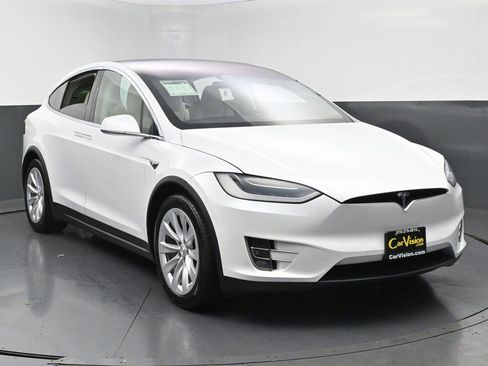Used 2019 Tesla Model X 100D image 2