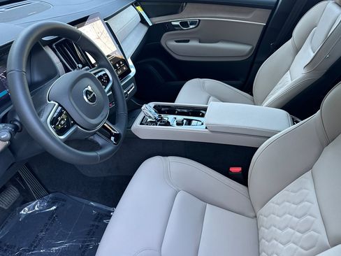 New 2026 Volvo XC90 B6 Plus w/ Protection Package Premier image 8