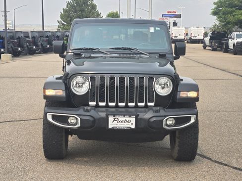 Used 2020 Jeep Gladiator Overland AWD/4WD image 6