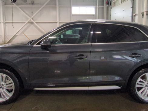 Used 2018 Audi Q5 Premium w/ Premium Plus Package AWD/4WD image 2