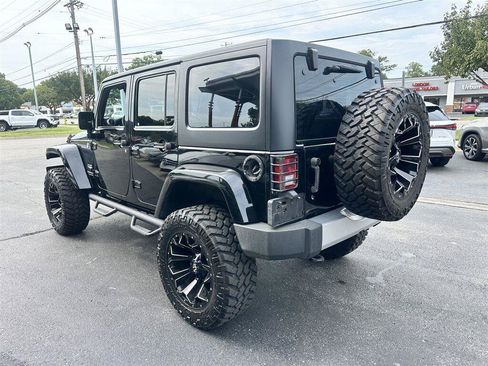 Used 2015 Jeep Wrangler Unlimited Sahara w/ Connectivity Group AWD/4WD image 7