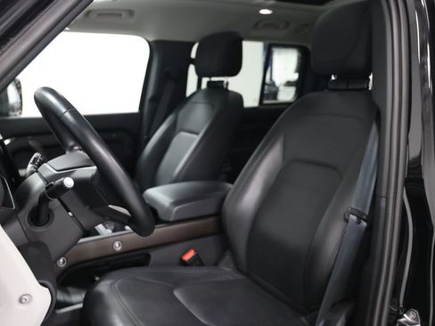 Used 2023 Land Rover Defender 130 SE AWD/4WD image 21