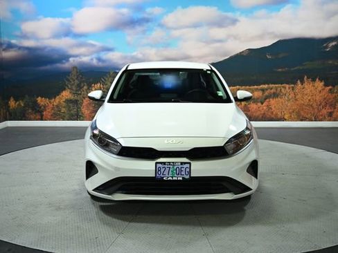 Used 2023 Kia Forte LXS w/ LXS Technology Package image 3