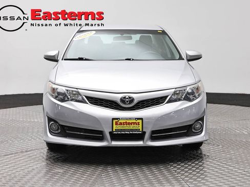 Used 2014 Toyota Camry SE FWD image 2