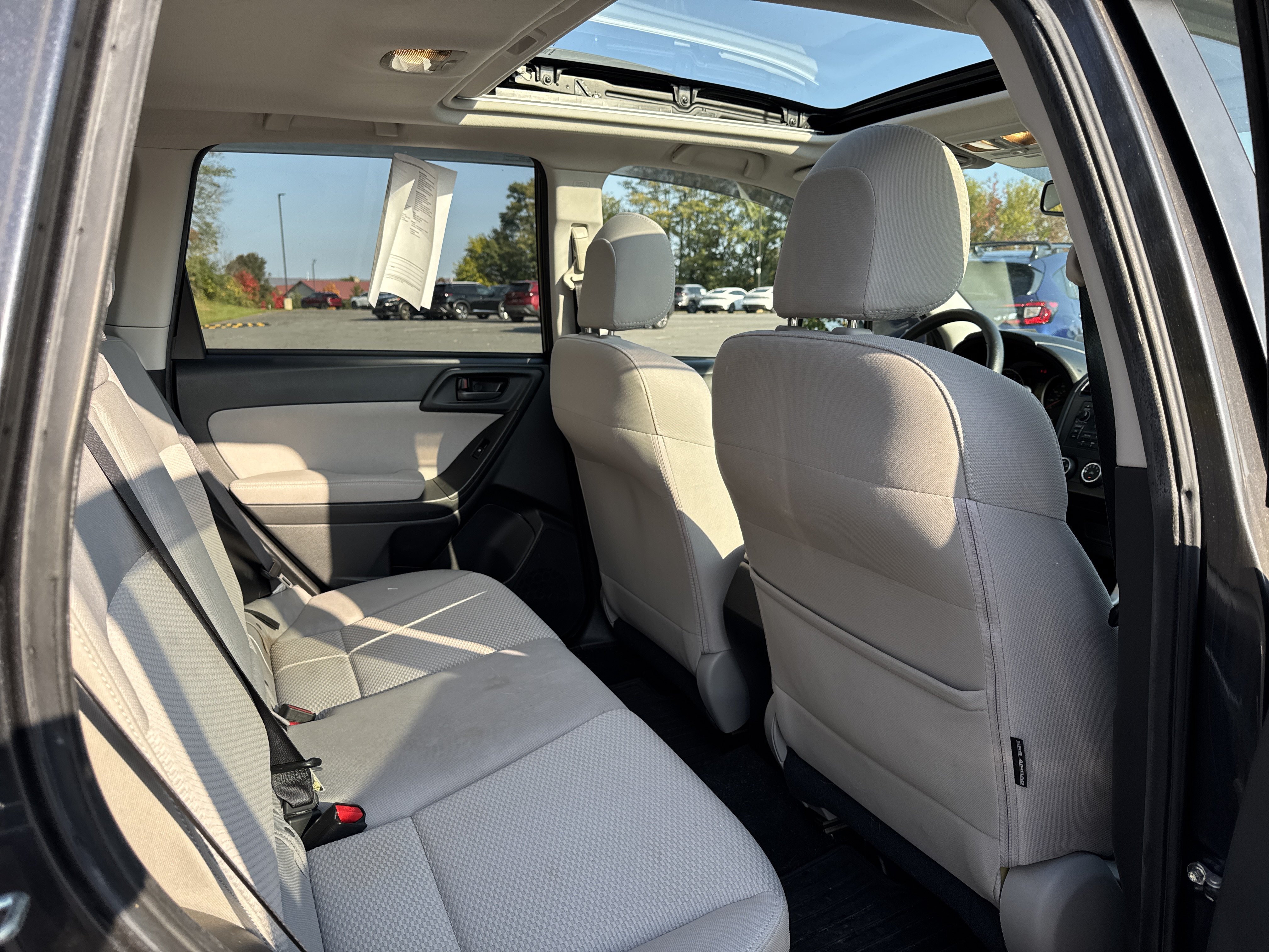 Used 2015 Subaru Forester 2.5i Premium w/ All-Weather Package AWD/4WD image 17