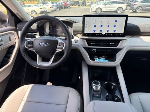 New 2026 Ford Explorer Active AWD/4WD image 8