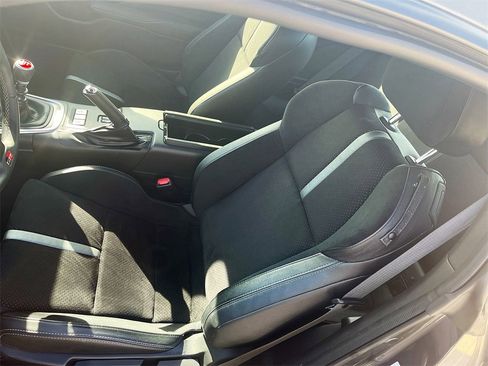 Used 2025 Toyota GR86 Premium image 18