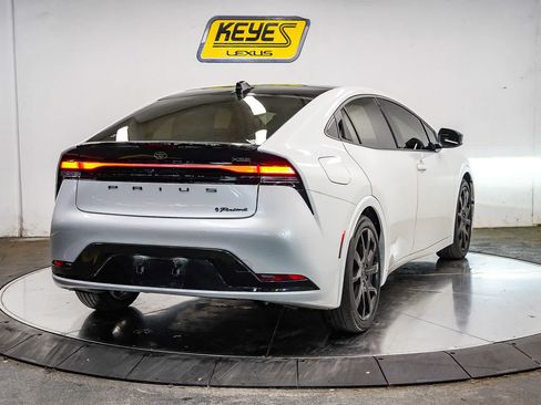 Used 2024 Toyota Prius Prime FWD image 6