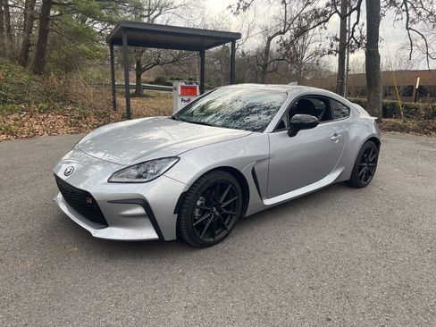 Used 2024 Toyota GR86 Premium image 1