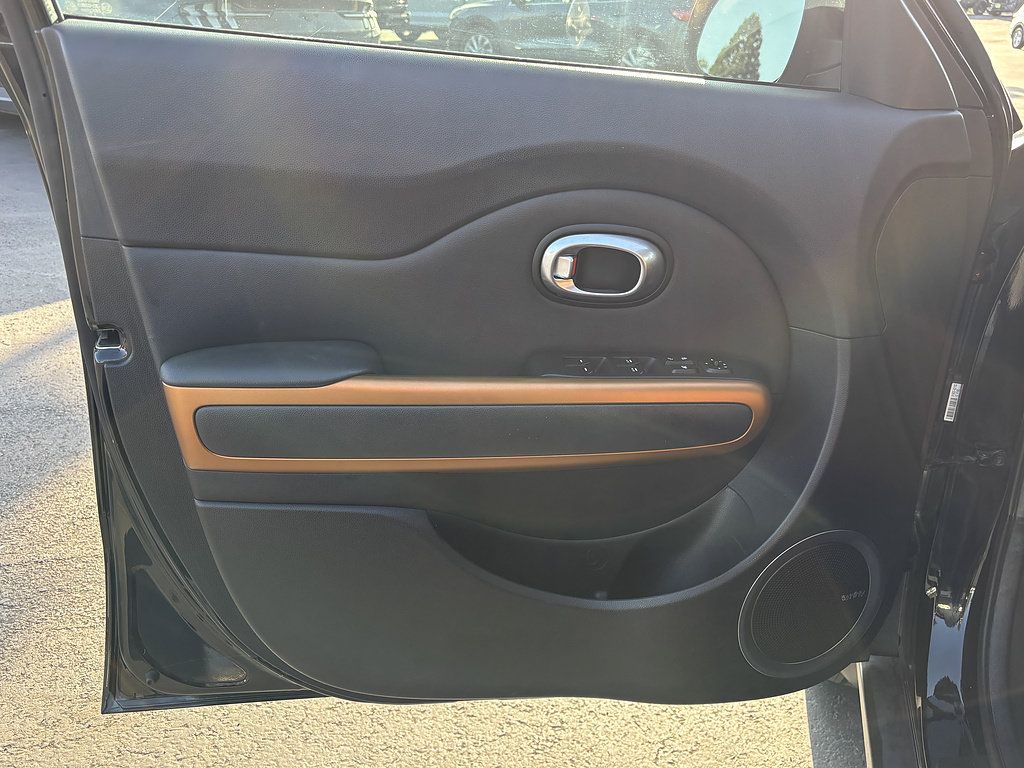 Used 2016 Kia Soul ! w/ Premium Package FWD image 13