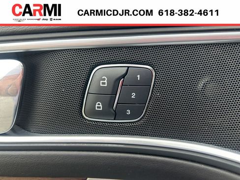 Used 2018 Ford Explorer Platinum AWD/4WD image 16