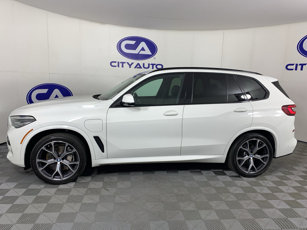 Used 2021 BMW X5 xDrive45e w/ M Sport Package AWD/4WD image 6