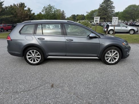 Used 2019 Volkswagen Golf Alltrack S AWD/4WD image 6