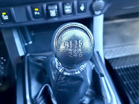 Used 2019 Toyota Tacoma TRD Off-Road w/ TRD Premium Off Road Package AWD/4WD image 29