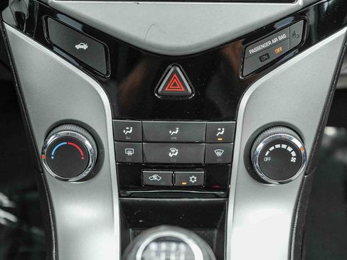 Used 2016 Chevrolet Cruze LS FWD image 14