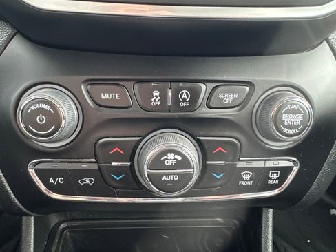 Used 2022 Jeep Cherokee Latitude Lux AWD/4WD image 15