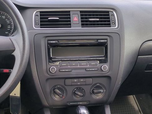 Used 2014 Volkswagen Jetta SE image 23