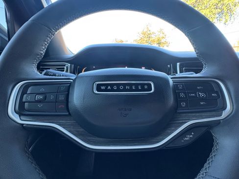 Used 2022 Jeep Wagoneer Series III w/ Convenience Group I image 19