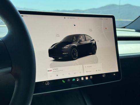 Used 2023 Tesla Model Y Long Range AWD/4WD image 13