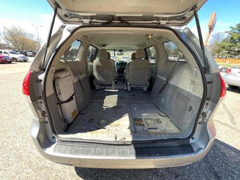 Used 2013 Toyota Sienna LE FWD image 25