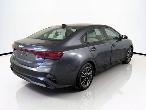 Used 2023 Kia Forte LXS w/ LXS Technology Package FWD image 5