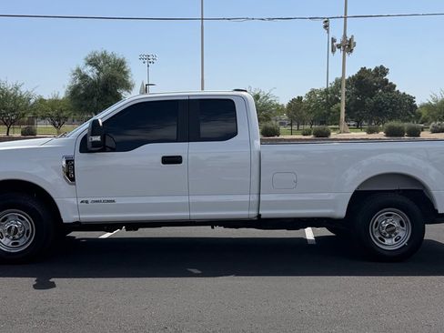 Used 2022 Ford F250 XL w/ STX Appearance Package RWD image 2