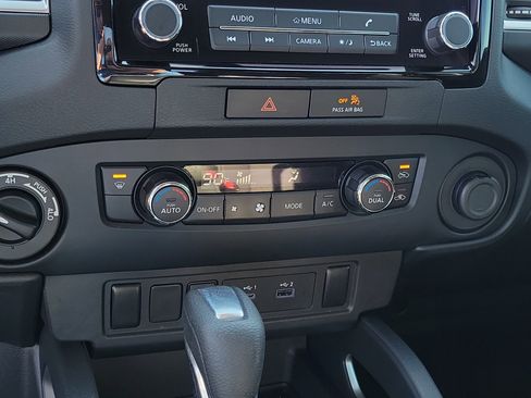 Certified 2022 Nissan Frontier SV w/ Technology Package image 27