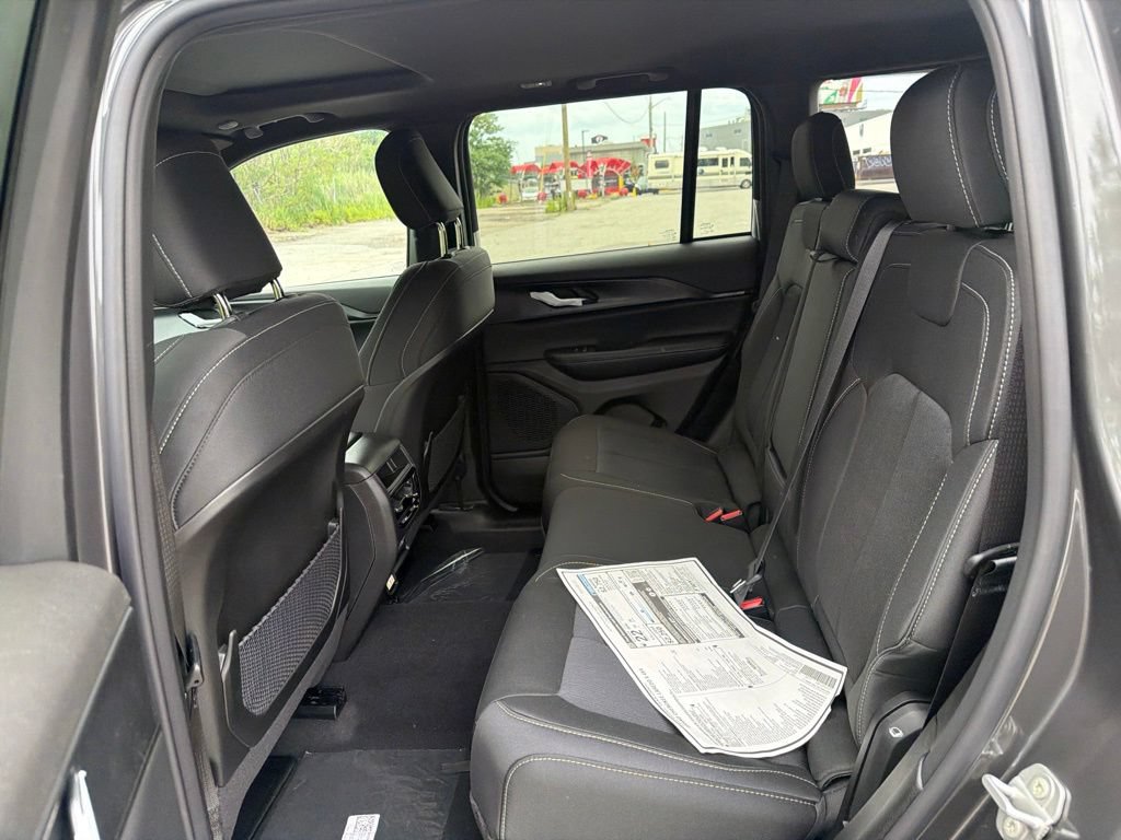 New 2026 Jeep Grand Cherokee Laredo X AWD/4WD image 19