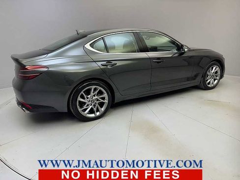 Used 2022 Genesis G70 2.0T image 5