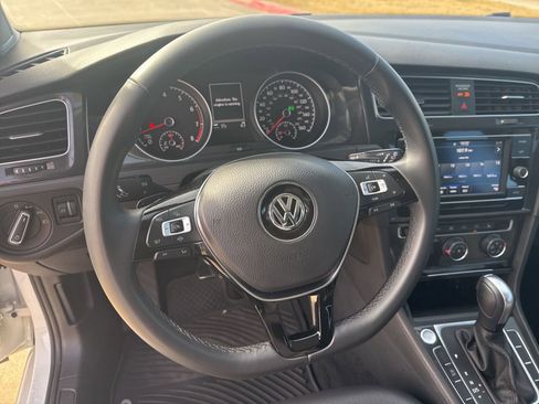 Used 2021 Volkswagen Golf 4-Door image 46