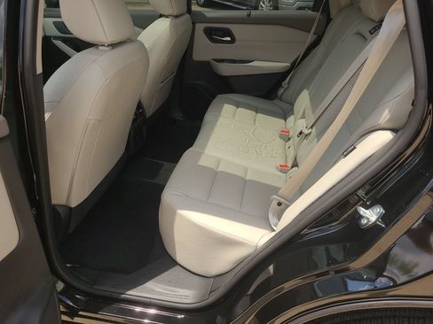 Certified 2023 Nissan Rogue SV w/ SV Premium B Package FWD image 9