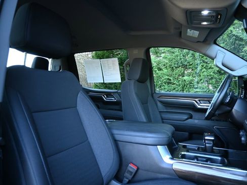 Used 2024 Chevrolet Silverado 1500 LT Trail Boss image 32