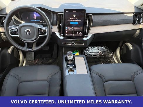 Certified 2025 Volvo XC90 B6 Plus AWD/4WD image 14