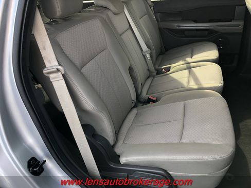 Used 2020 Ford Expedition XLT image 17