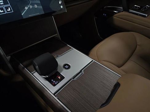 New 2026 Land Rover Range Rover Long Wheelbase SE image 26