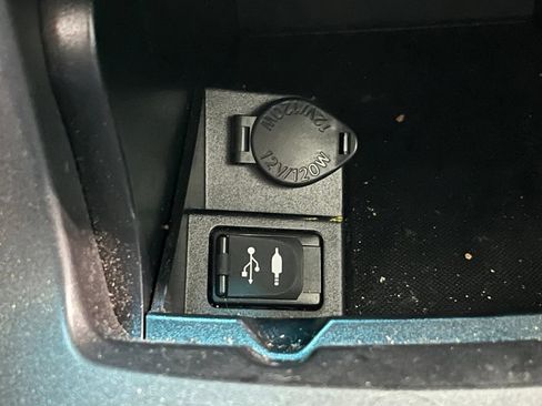 Used 2016 Toyota Camry SE FWD image 23